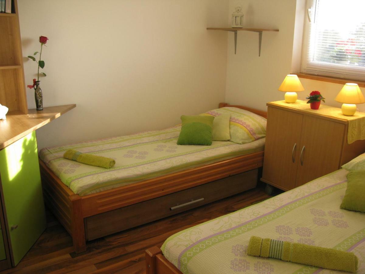 Kuca Za Odmor Tomic Villa Zara Esterno foto